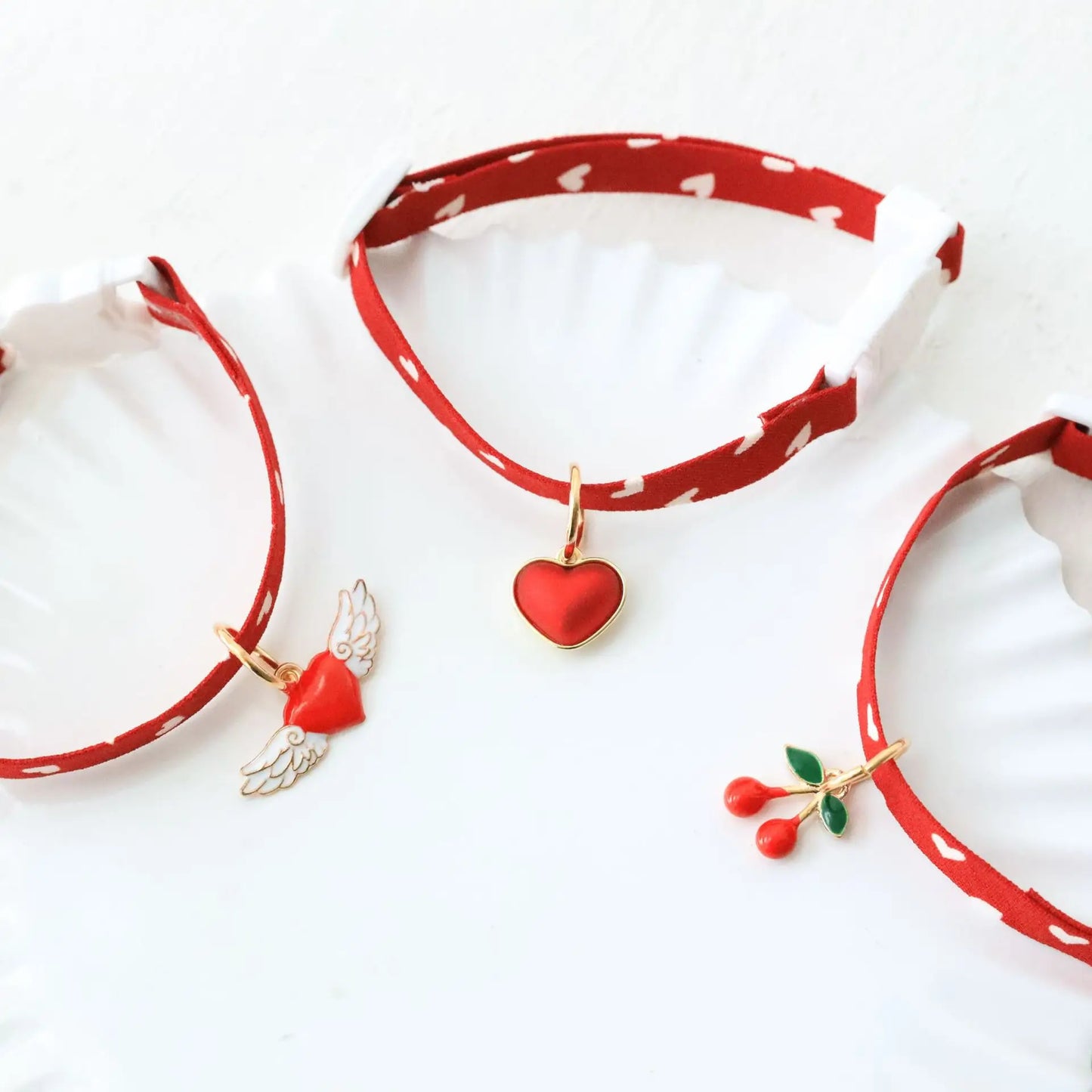 Small Cat Necklace Neck Collar Safety Breakaway Heart shape Dog Tie Adjustable Strap for Puppy Kittens collar with bell