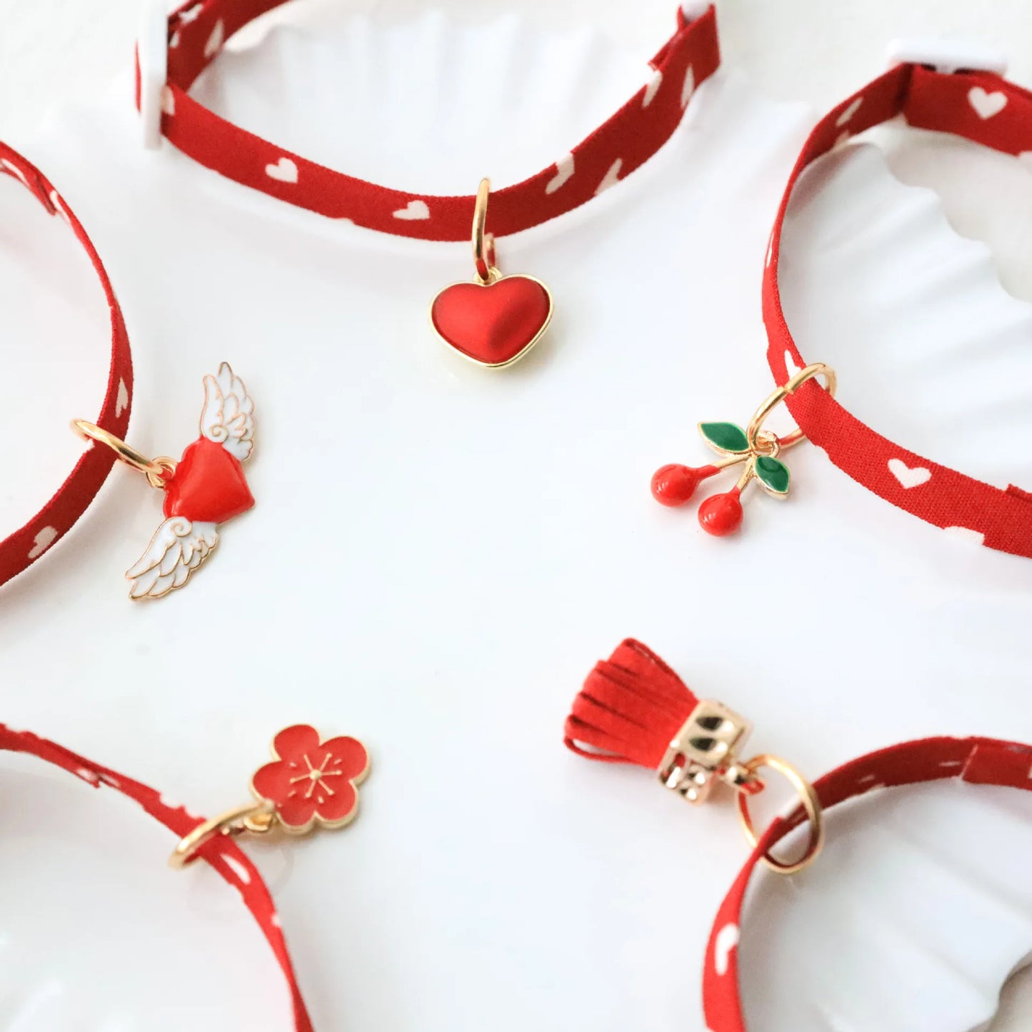 Small Cat Necklace Neck Collar Safety Breakaway Heart shape Dog Tie Adjustable Strap for Puppy Kittens collar with bell
